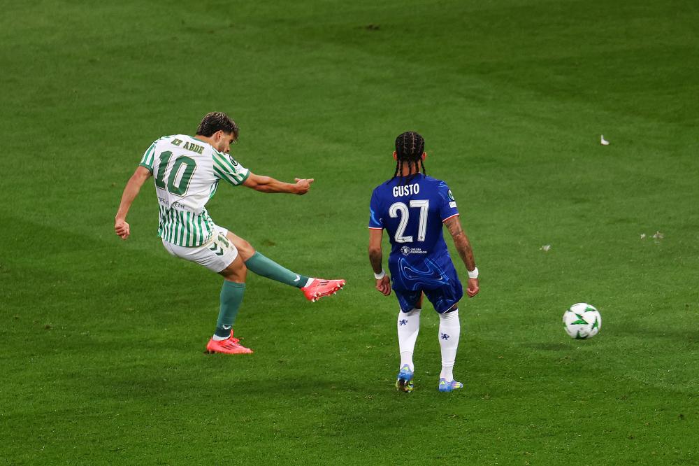 多特vs斯图加特：吉拉西、布兰特、乔布-贝林厄姆首发出战